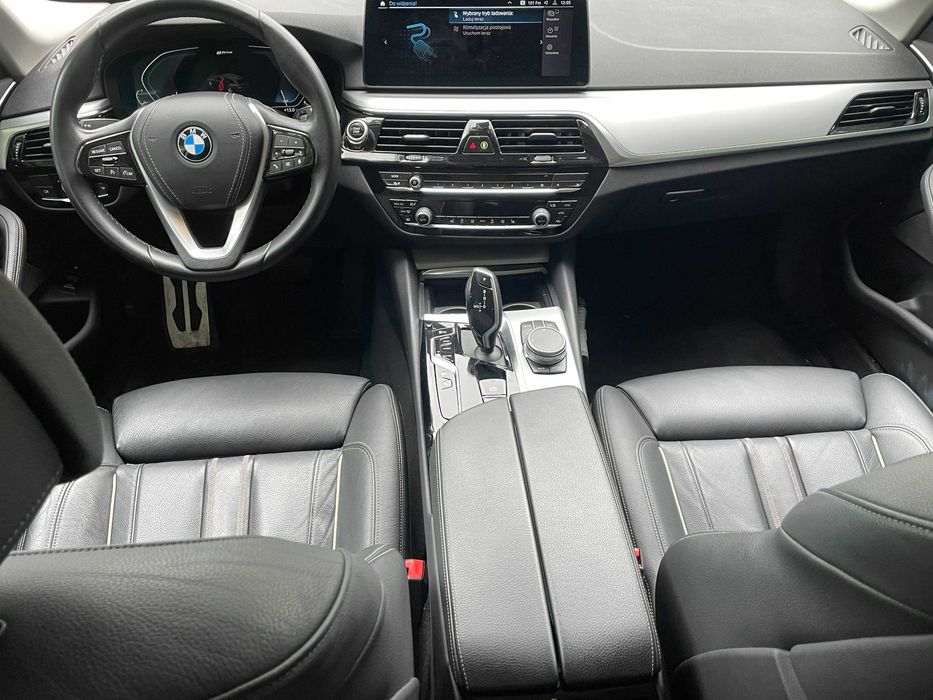 BMW 520 E Hybryda , FV 23%