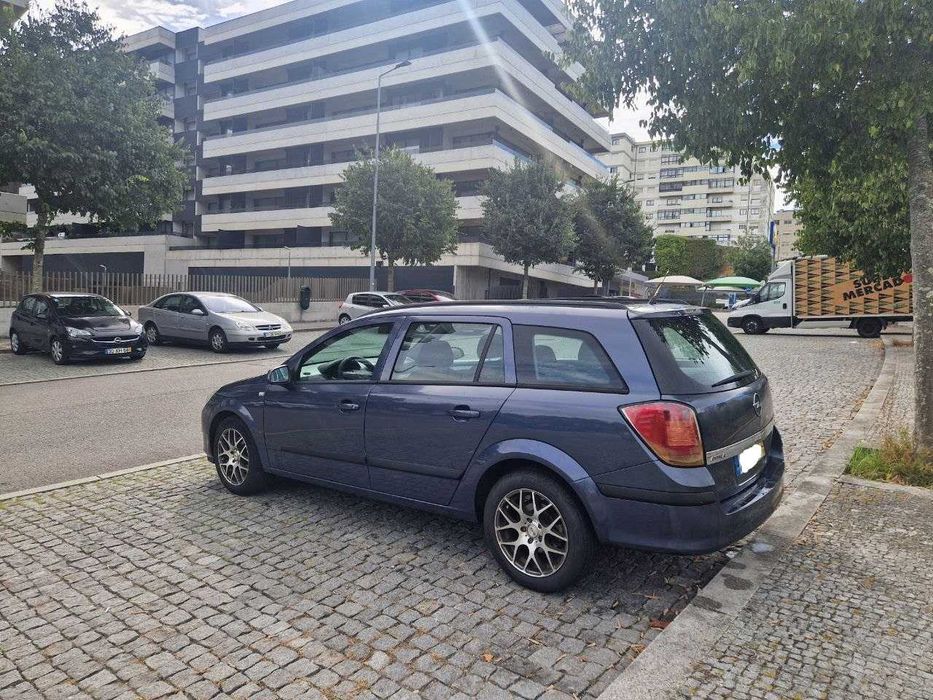 Opel Astra H Caravan 1.3 CDTI 90cv — Económica, Espaçosa e Prática foto 3
