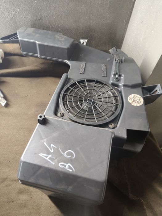 Subwoofer samochodowy radio audi A4 b6 b7 kombi