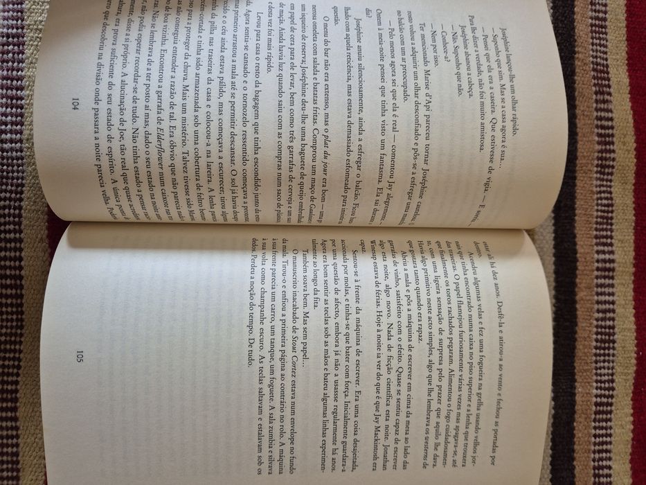 Livro "vinho mágico" de joanne harris
