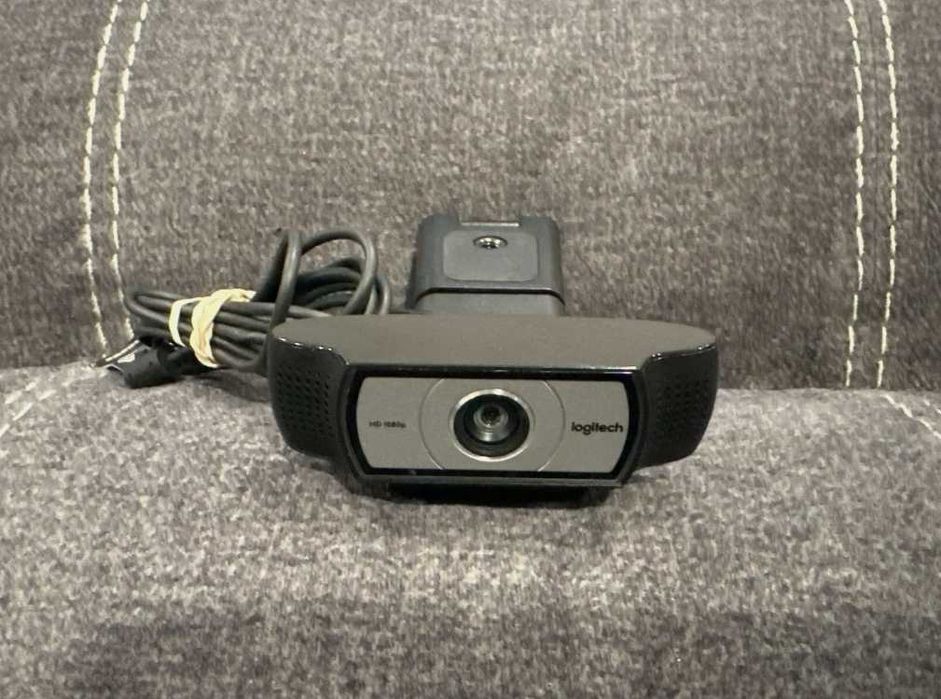 Продам вебкамеру Logitech c930e