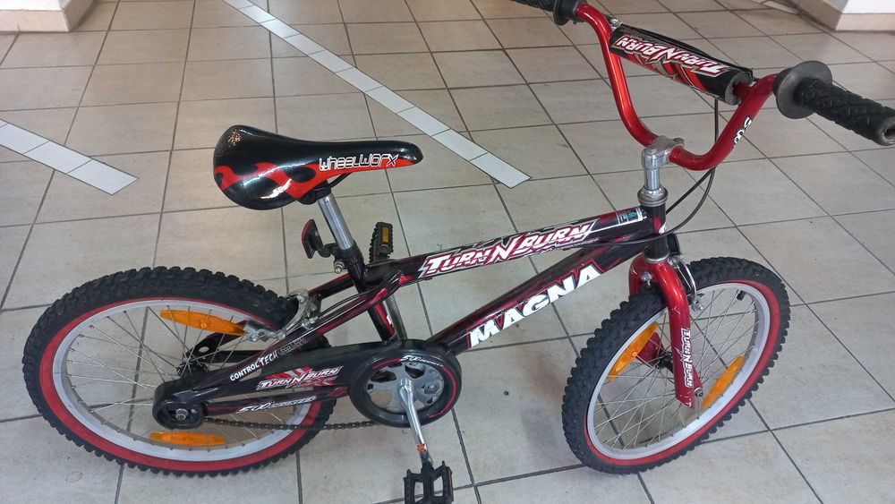 Bicicleta de criança roda 20" quase nova