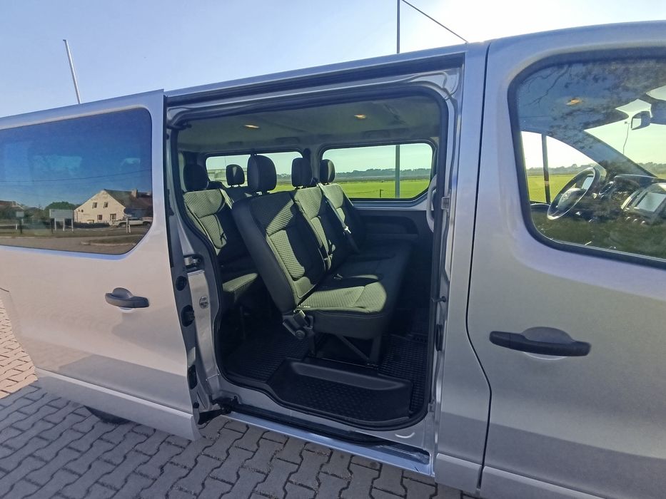 Wypożyczalnia Samochodów dostawczych i 9 - osobowych. Bus - Wynajem