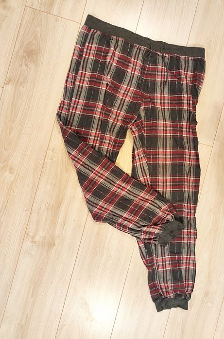 Spodnie bawełniane w czerwono czarna kratę wygodne rockowe