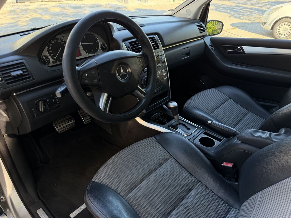 Mercedes-Benz B200 automático