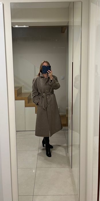 Luksusowy, przepiękny płaszcz  z wełny lamy, z paskiem r.42-44