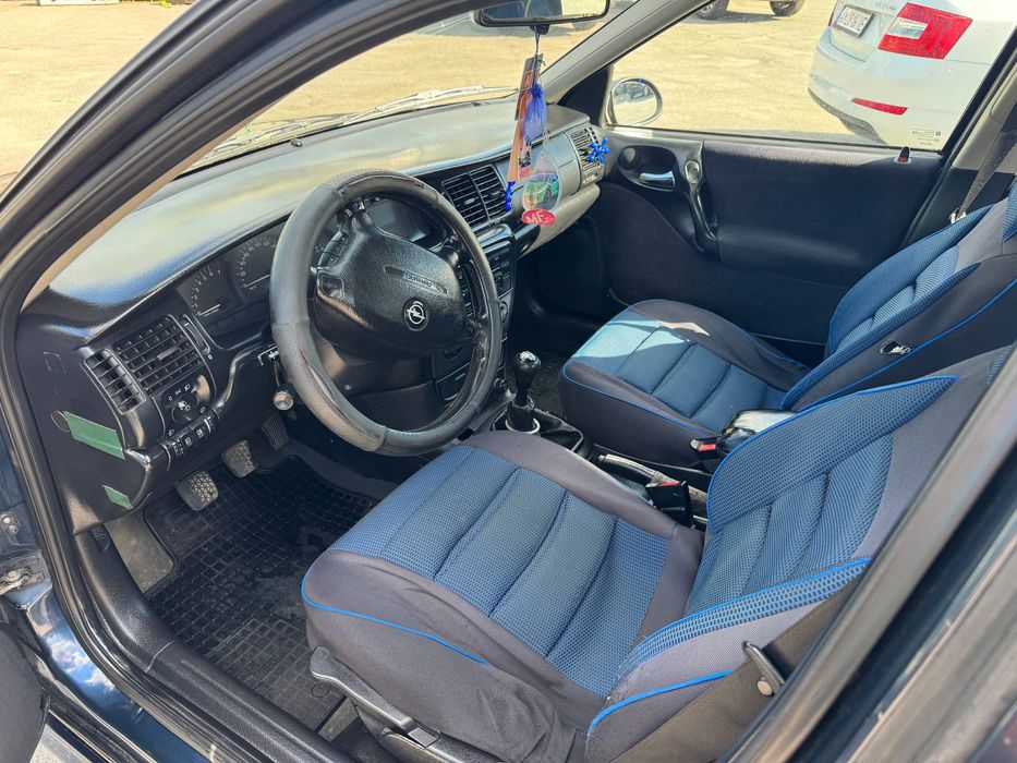 Продам Опель Vectra b 2000
