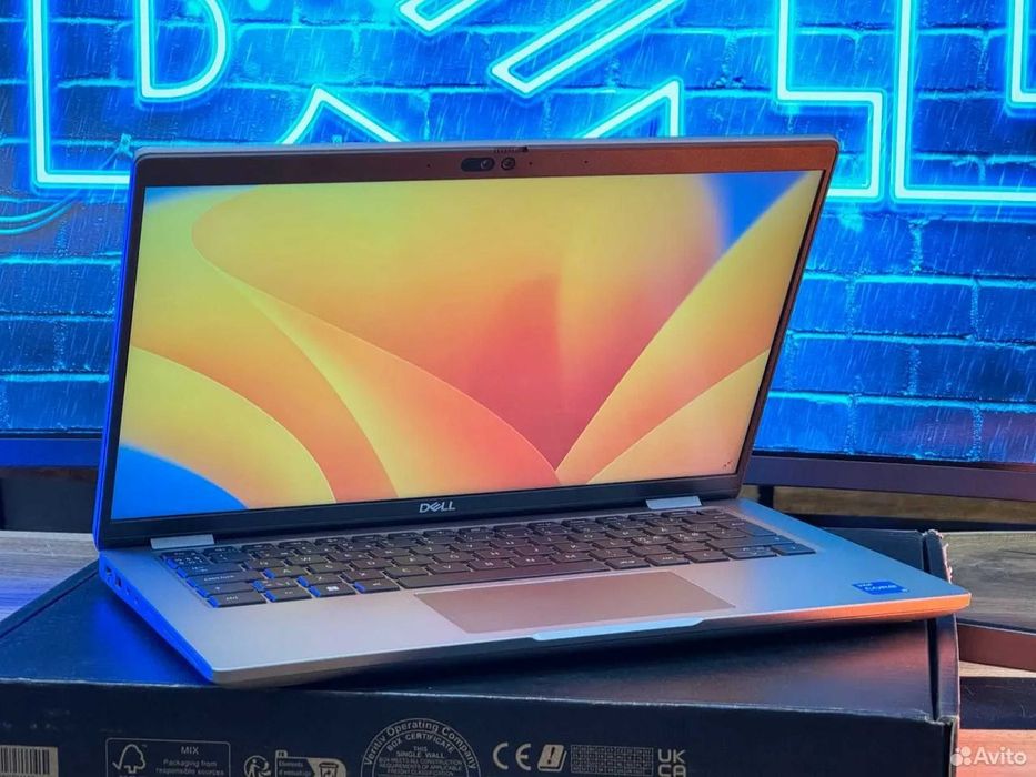 Dell Dodecacore 14" i7/16GB/500GB NVMe Professional Series64564188747394121