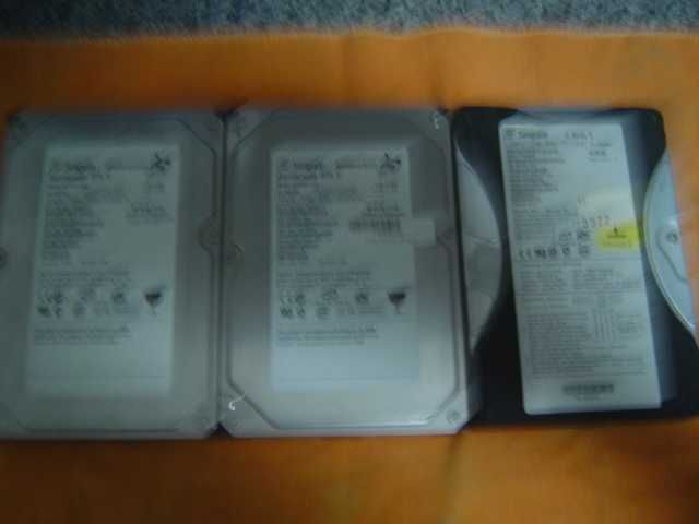 Discos Toshiba de 40 gb IDE de 3,5 polegadas  funcionais