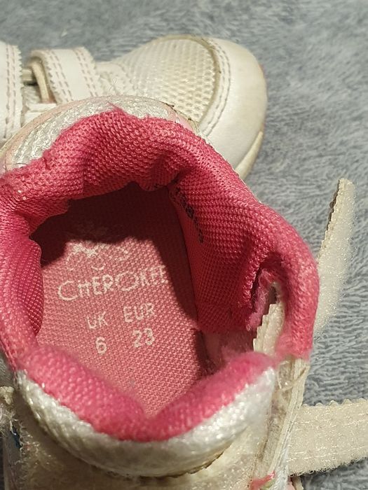 Adidasy sportowe białe w kwiatuszki Cherokee r. 20 (wg metki r.23)