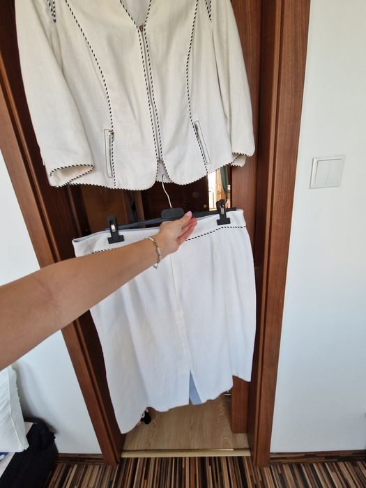 Biały komplet lniany marynarka garsonka spódnica garnitur