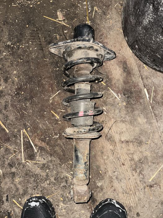 Продам стойку на ауді а6ц5 квадро задня