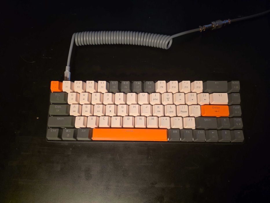 Teclado 65% Zi YouLang T8 RGB