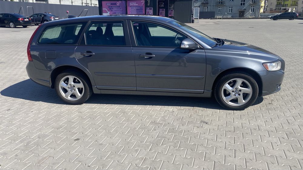 Продаю  Volvo v50