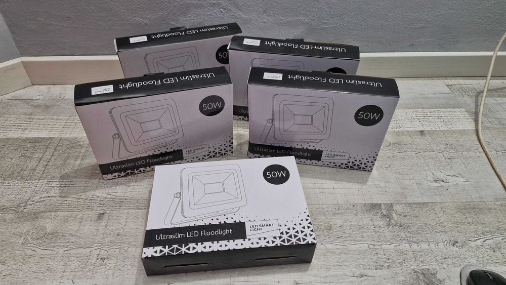 10 unid Projetor LED 50W Ultraslim (IP65 Exterior)