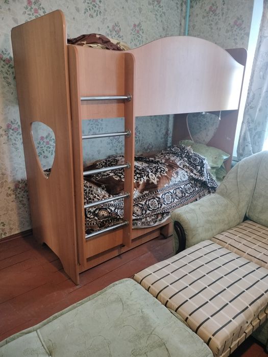 Продам двоярусне ліжко