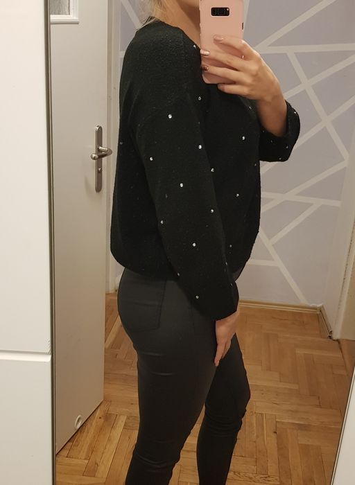 Sweterek z diamencikami