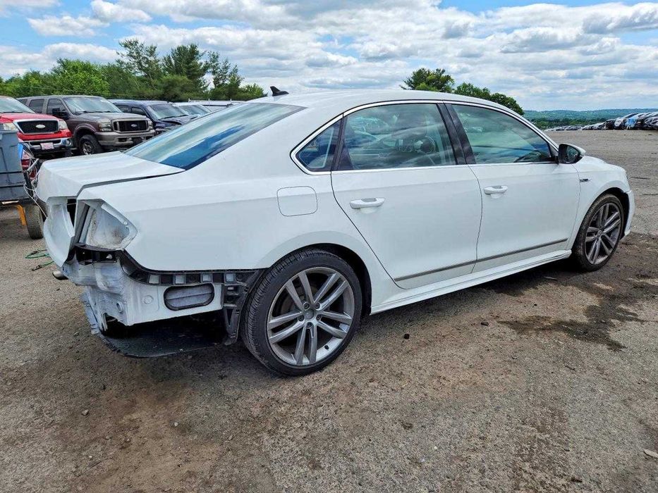 2017 Volkswagen PASSAT R-LINE