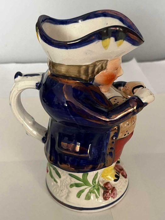 Porcelanowy stary kufel figuralny