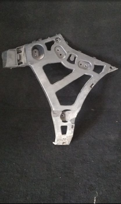 Кронштейн задньго бамперу Меган 3