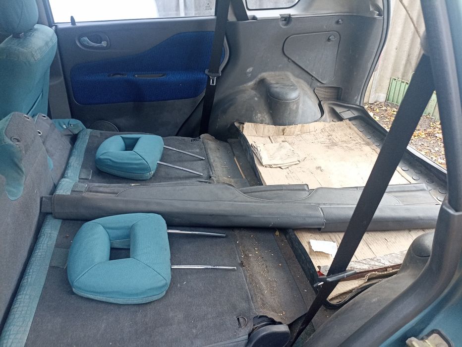 Продам Мітсубісі Спейс Стар 1,6 бензин, 2002 року тільки з переоформле