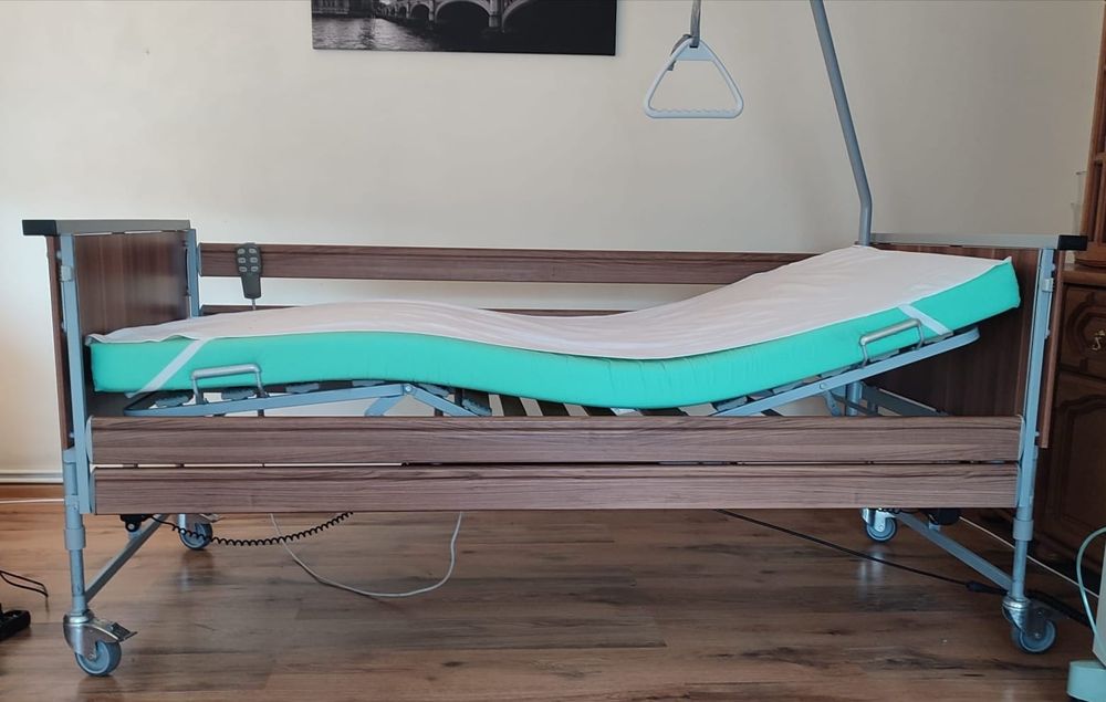 Łóżko rehabilitacyjne elektryczne + wózek gratis