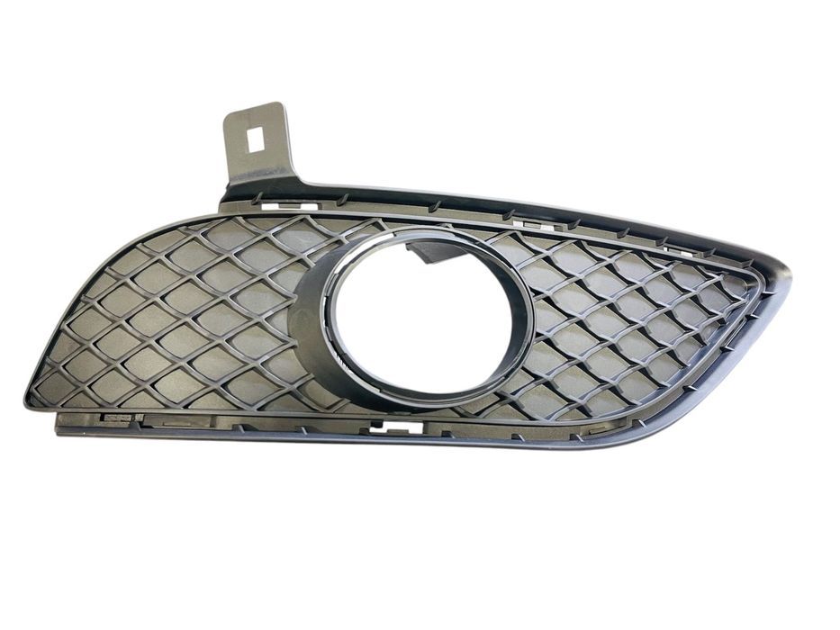 Grelha Nova dta Farol Para-choques Mercedes Classe B W246 A2468851322