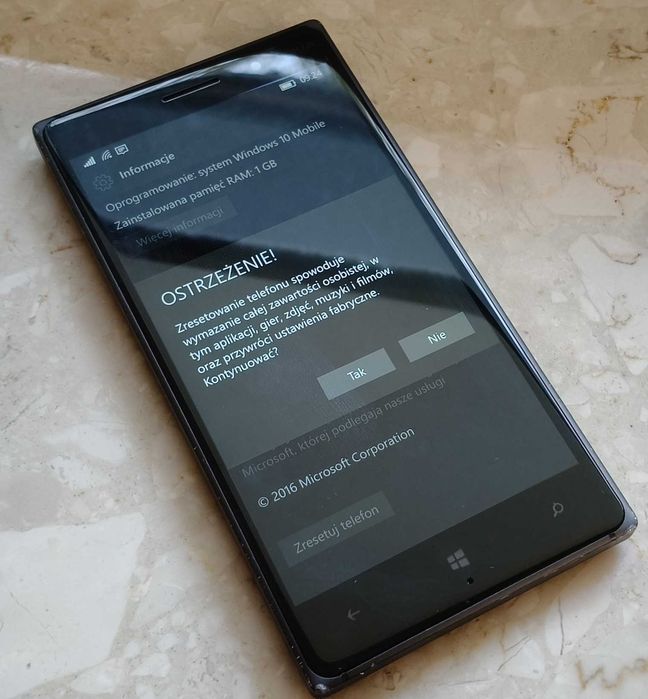 Smartfon Nokia Lumia 830 1 GB/16 GB 3G ekran 5,0'' Windows 10 - czarny