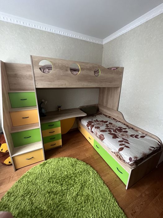 Ліжко двоповерхове.