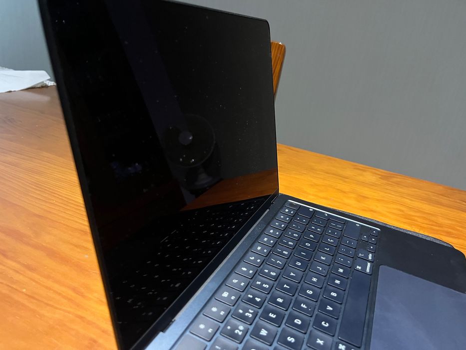 MacBook Air M2 16GB 256GB