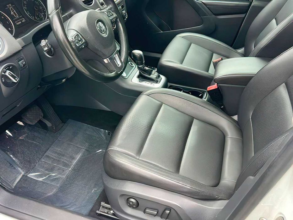 Volkswagen Tiguan      2016