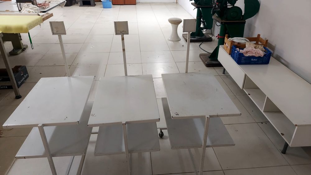 Carrinhos de transporte de peças