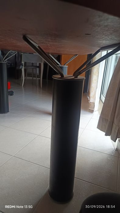 Vendo mesa com 2.de comp.e 1.10 de largura
