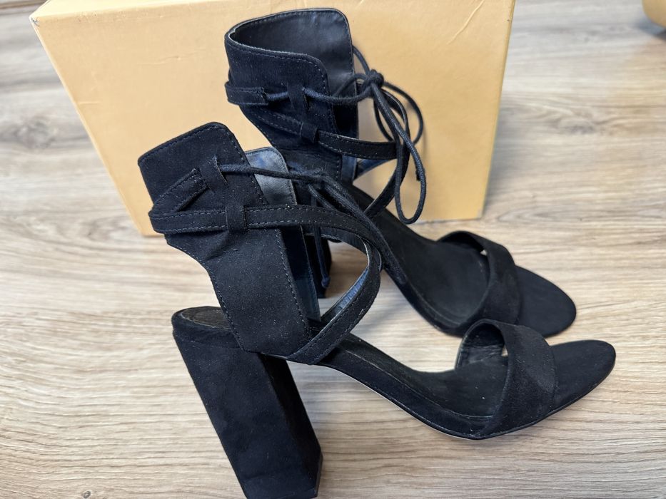 Жіночі босоніжки