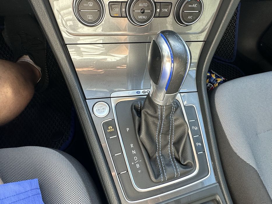 Volkswagen e-Golf 2015