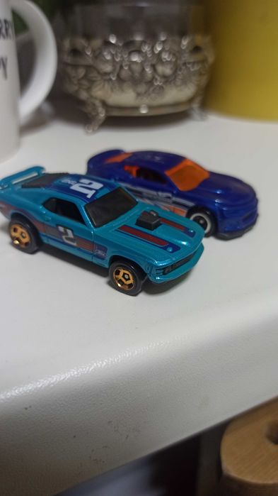 Hot wheels Ford Mustang / Chevrolet Camaro