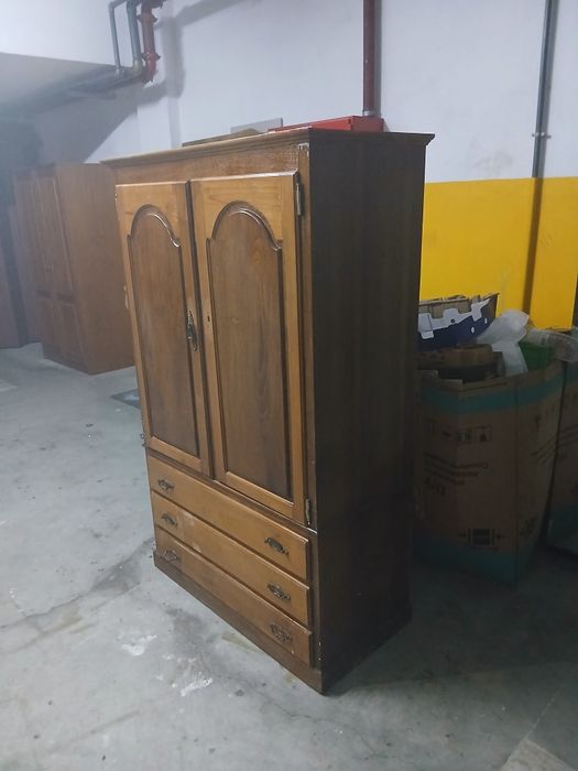 Roupeiro 2 portas e 3 gavetas