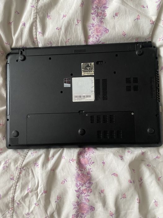 Acer Aspire E1-522