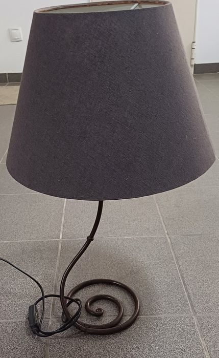 Candeeiro de mesa do gato preto