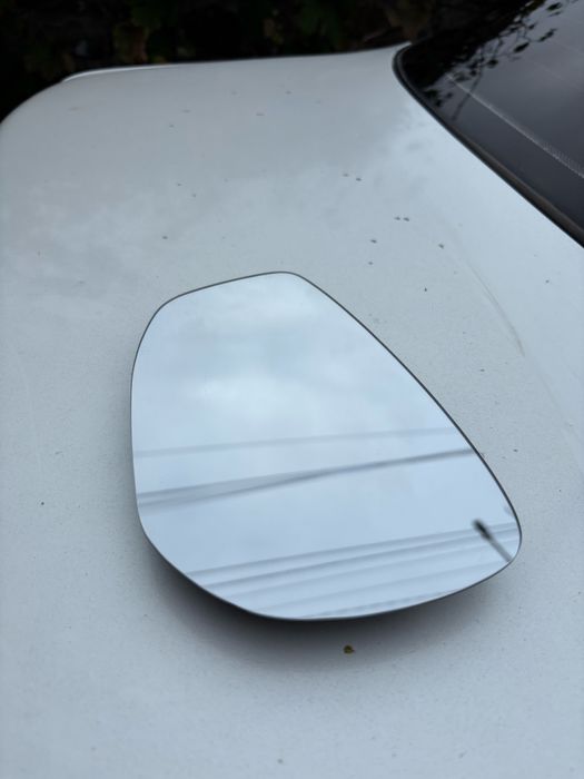 Зеркальный элемент левый Mazda 3 19-24