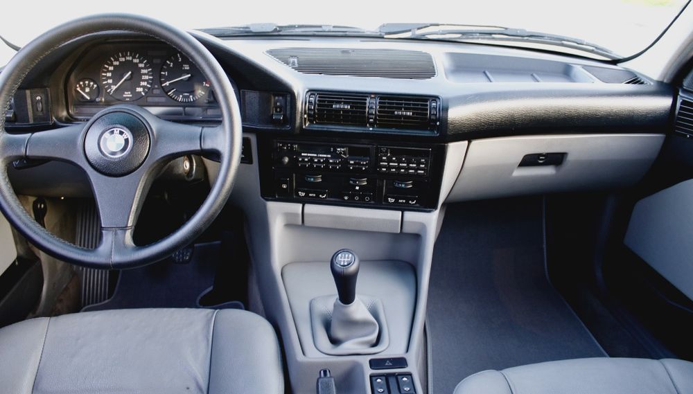 BMW E34 535i - Certificado Museu Caramulo