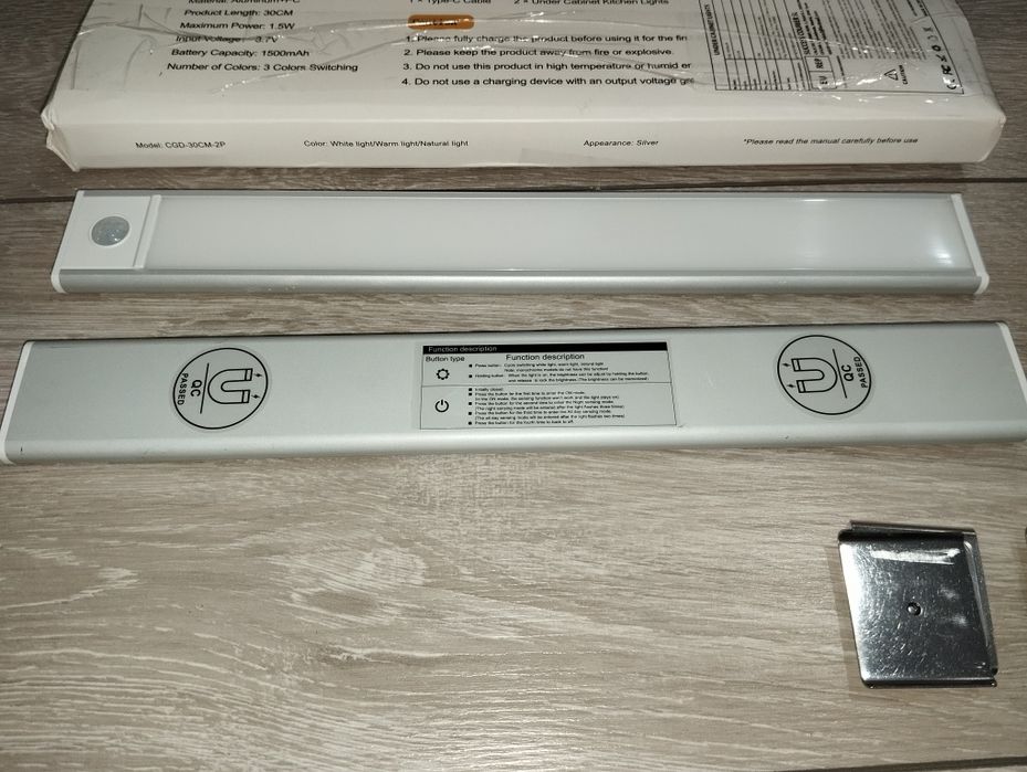 Listwy podszafkowe LED