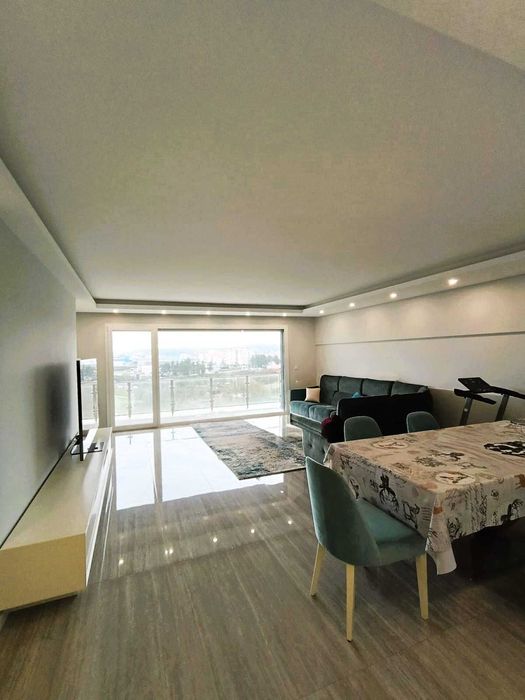 T4 Moderno c/ 247m², 2 Suítes, Garagem Dupla e Vistas Amplas – Guarda