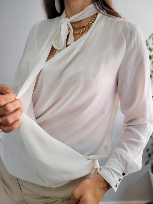 Biała elegancka bluzka kopertowa River Island S M z kokardą u szyi