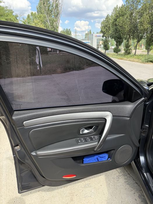 Автопродаж Renault Laguna