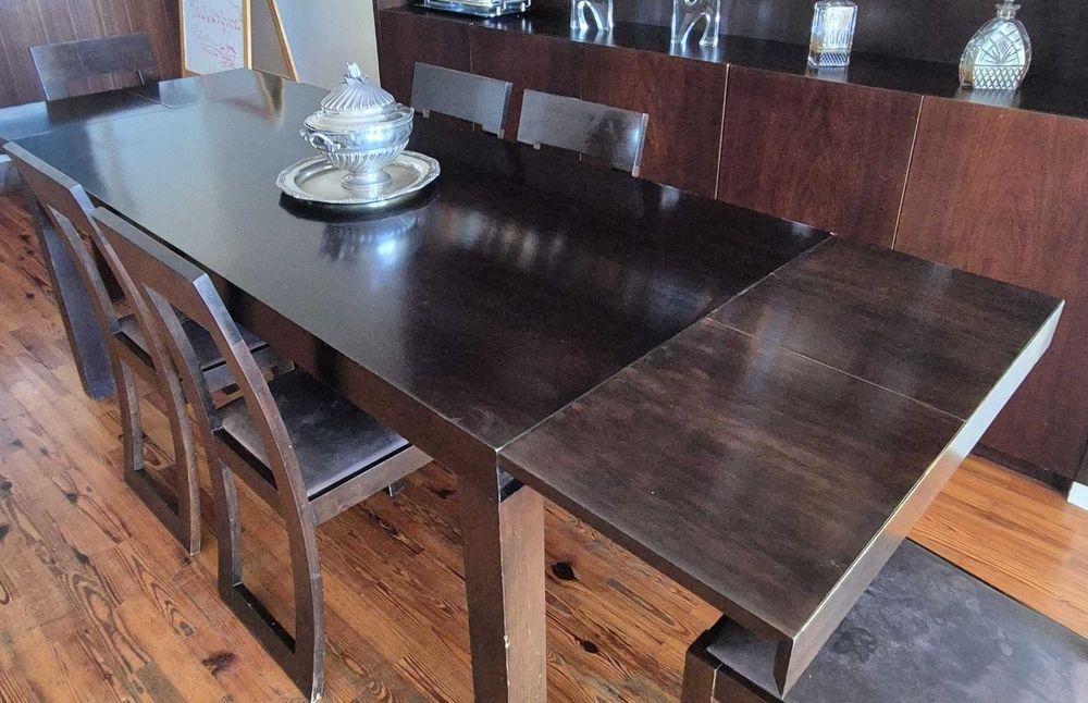 Mesa de Sala de Jantar e 8 cadeiras