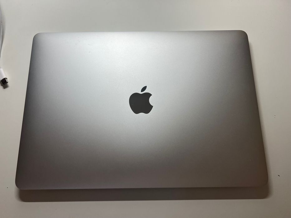 MacBook 13 PRO Perfekcyjny stan, od seniora, bateria  44 cykle