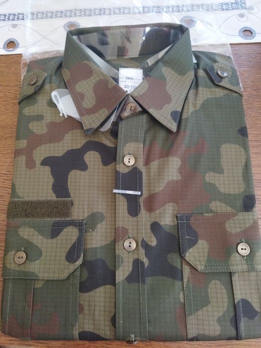 Nowe koszule wojskowe.
