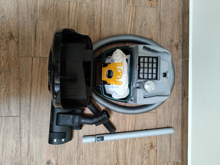 Odkurzacz   Siemens 2400 Wat