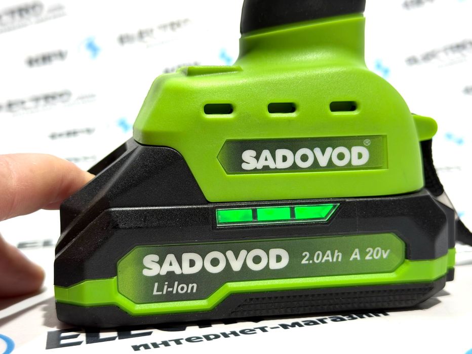 Акумуляторный секатор SADOVOD SES30E (с 2 акб) 30 мм (4 положенння)